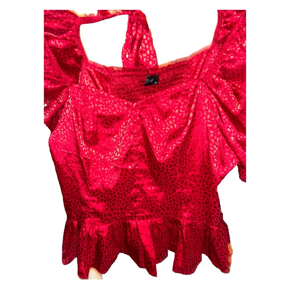 Juniors plus red satin blouse, puff sleeves, size 1X. Brand Milk & Honey.